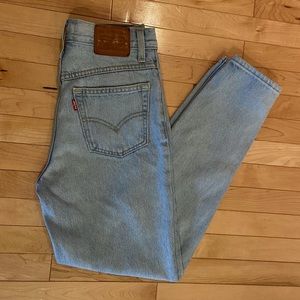 Levi’s mom jeans